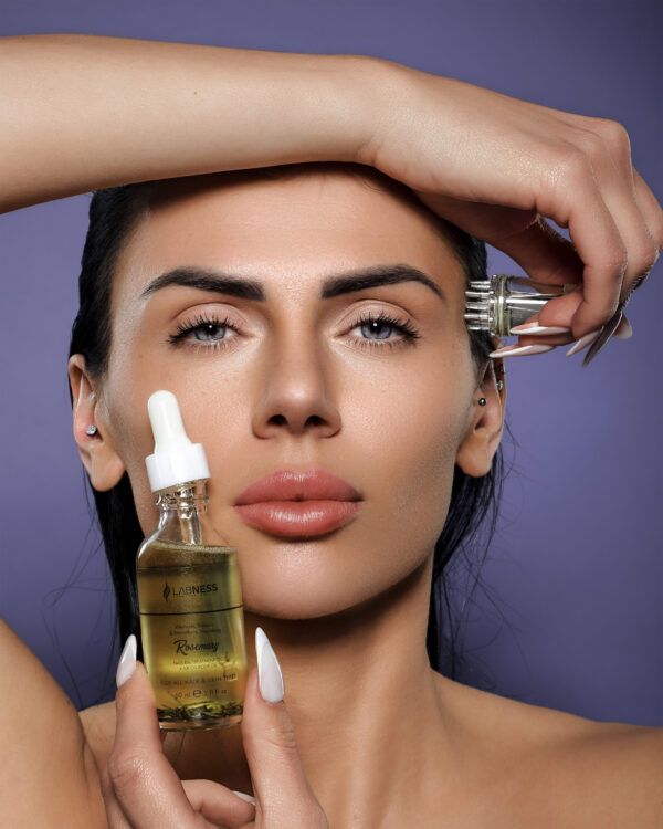 Labness olejek z rozmarynu - na piękną cerę i włosy + aplikator HairBOOST gratis